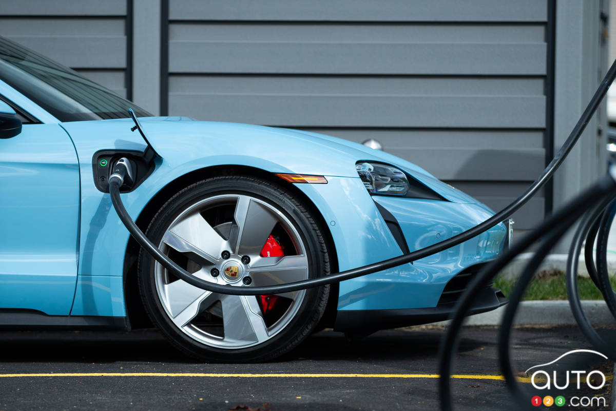 Des véhicules électriques plus profitables bientôt, selon Porsche
